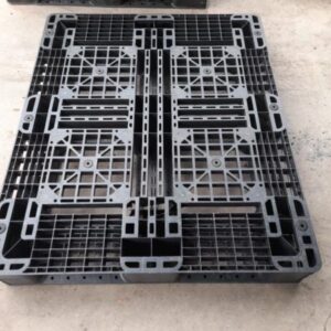 Pallet nhựa đen 1100X1300X150mm
