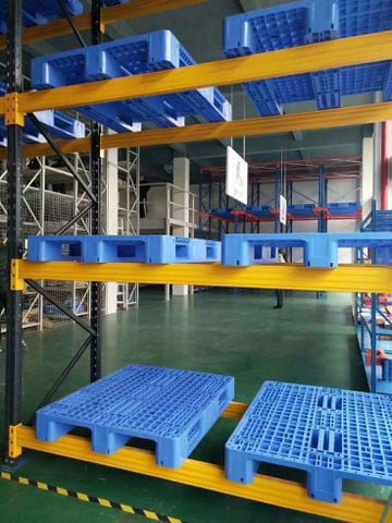 pallet-nhua-cu-hcm