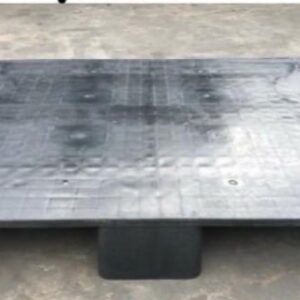 pallet-nhua-den-1